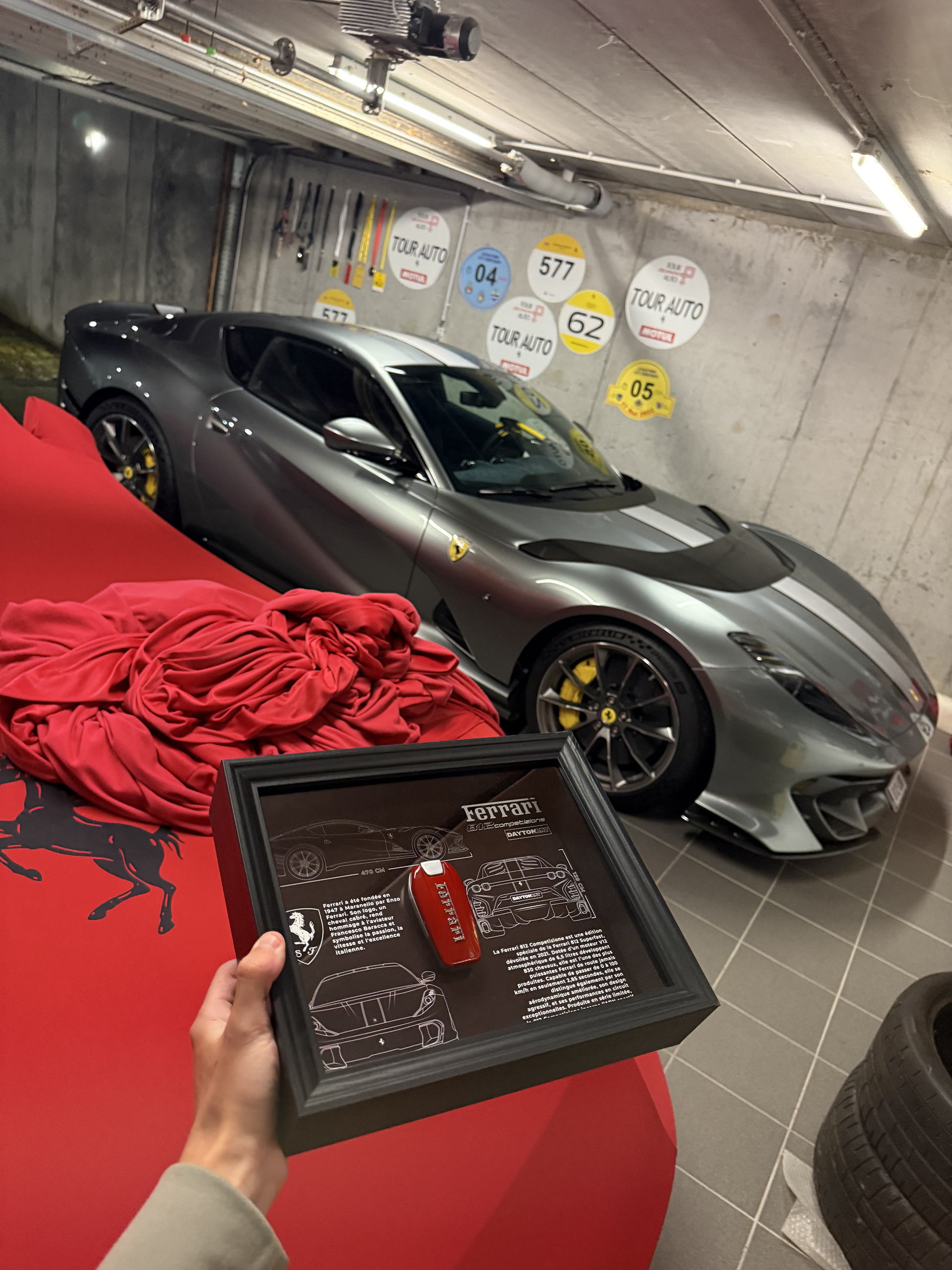 Cadre Ferrari 812 Competizione Fiche Technique Daytonart.fr